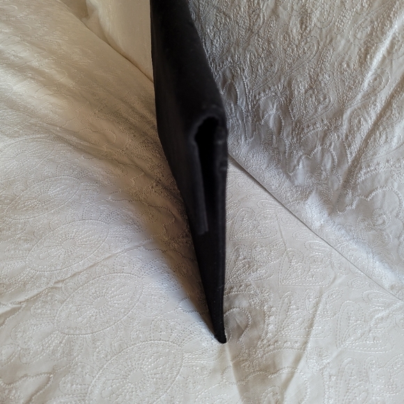 NEW LOOK SUEDE CLUTCH - Picture 4 of 12